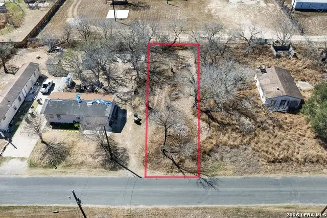 18829 Lagloria Rd, Elmendorf, TX 78112 - #2