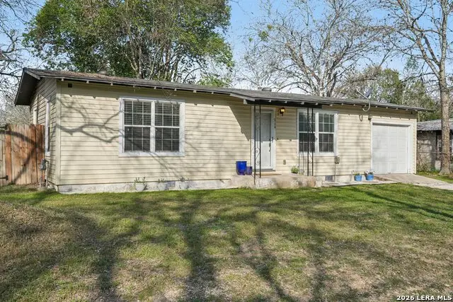 714 S Milam St, Seguin, TX 78155 - #2