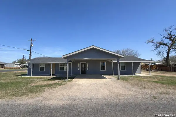 316 N Welhausen, Poth, TX 78147