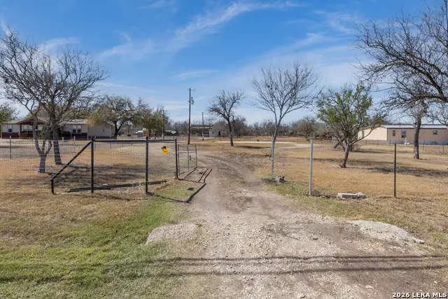 464 County Road 4638, Hondo, TX 78861 - #1
