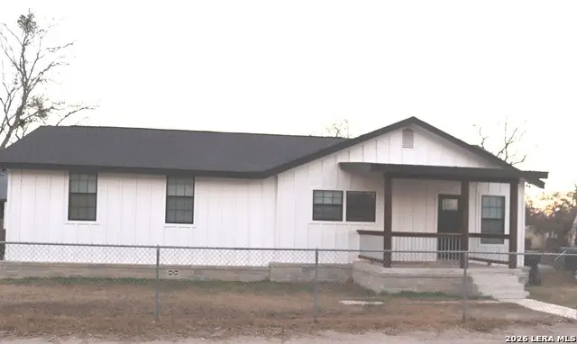105 Galbreath, Devine, TX 78016 - #2