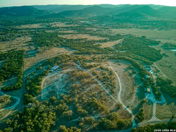 3185 County Road 357, Utopia, TX 78884