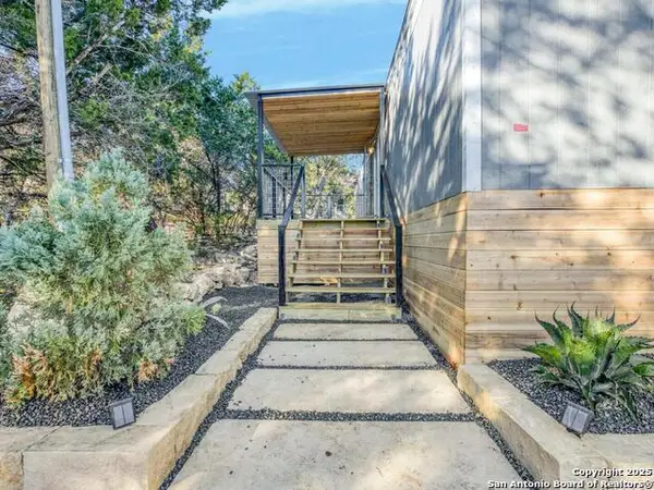 1230 Greenbriar, Canyon Lake, TX 78133