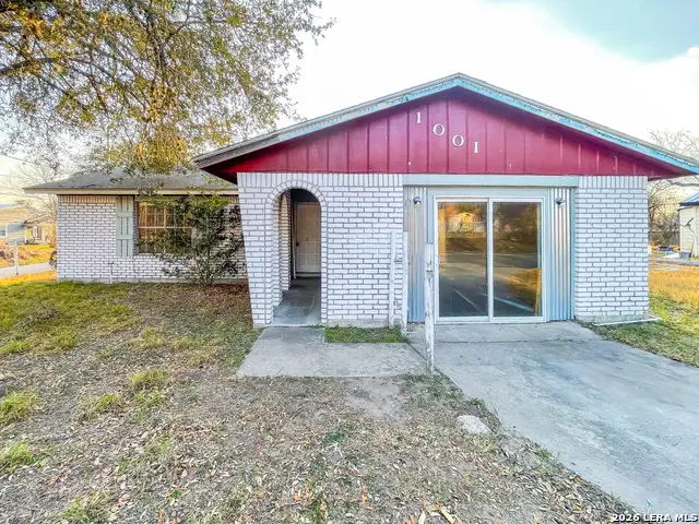 1001 Avenue B, Beeville, TX 78102 - #1