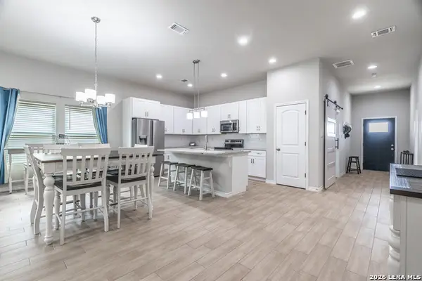 772 Crestview, Floresville, TX 78114