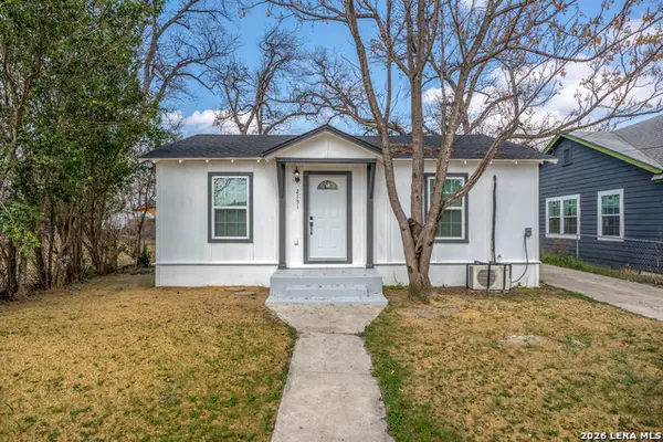 2151 E Crockett, San Antonio, TX 78202