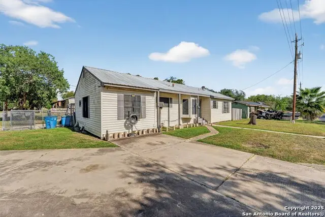 808 N Adams, Beeville, TX 78102 - #3