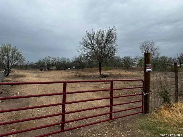 1083 County Road 6610, Devine, TX 78016 - #1