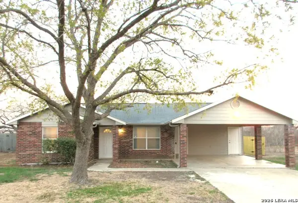 606 Hon, Jourdanton, TX 78026