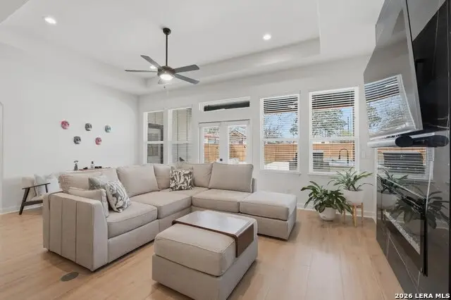 331 E Lambert St, San Antonio, TX 78204 - #2