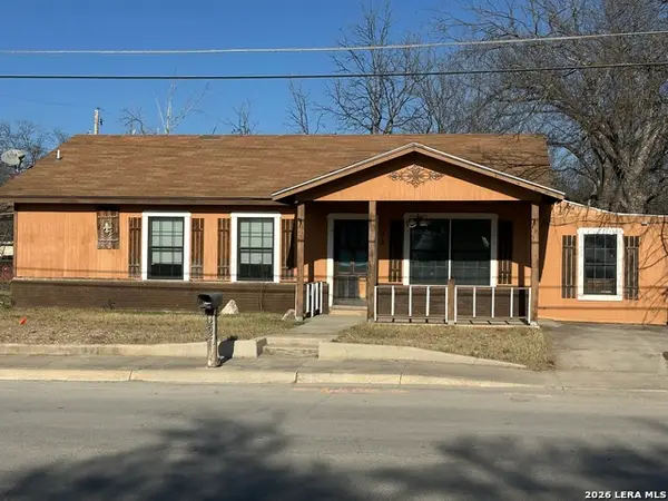 202 S 4th, Uvalde, TX 78801