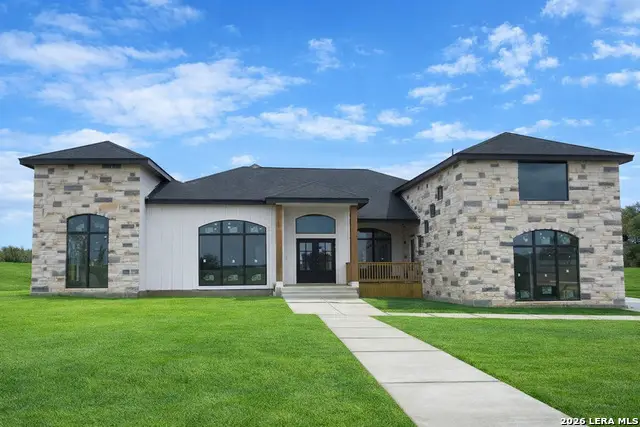 125 Hidden Hills, Floresville, TX 78114 - #2