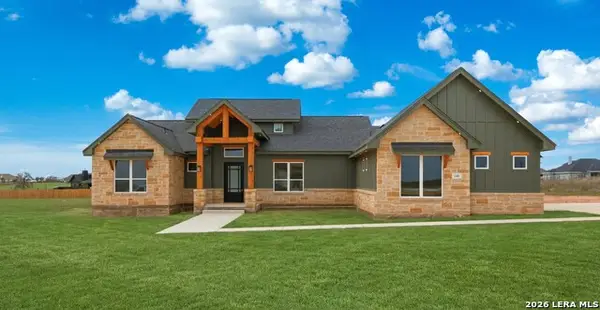 140 Sunset, La Vernia, TX 78121