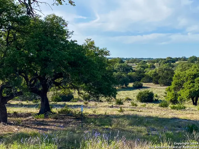153 Galvin Woods Rd, Kerrville, TX 78028 - #1