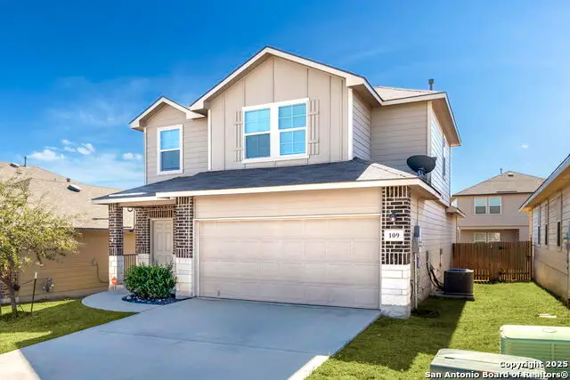 109 Hogans Aly, Floresville, TX 78114 - #2