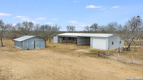228 County Road 454, Stockdale, TX 78160