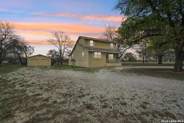 802 Eagle Creek, Floresville, TX 78114 - #2