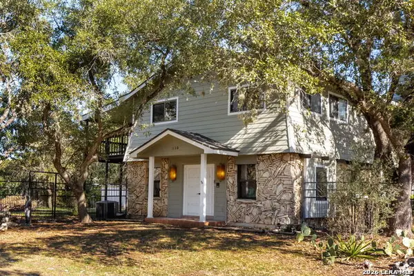 510 Red Oak Woods, Canyon Lake, TX 78133