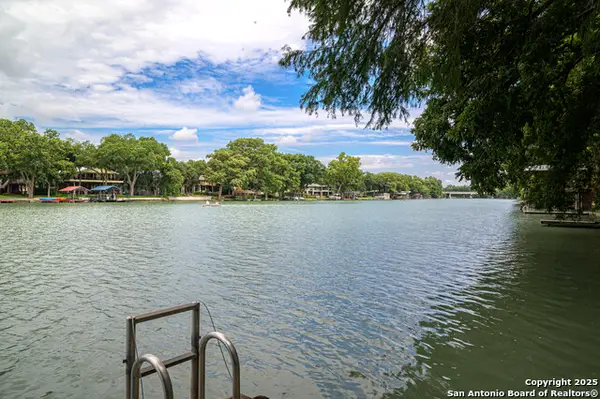 92 Turtle Ln, Seguin, TX 78155