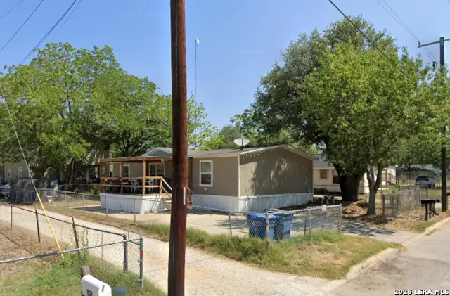 1127 Plum, Floresville, TX 78114 - #2