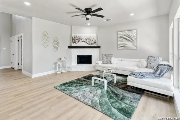 907 Amigo St, San Antonio, TX 78260