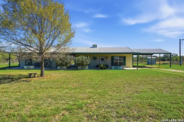 293 Woodrow Center, Kingsbury, TX 78638