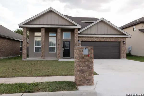 20 Rio Seco, Uvalde, TX 78801