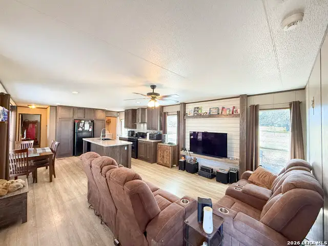 228 County Road 7711, Devine, TX 78016 - #3