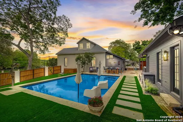 109 W Evergreen St, Boerne, TX 78006 - #3