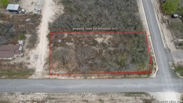 537 Matteson South, La Pryor, TX 78872