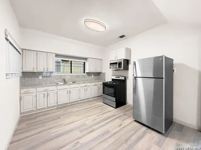 613 N Chupaderas, San Antonio, TX 78207 - #3