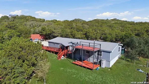 197 Lake View Dr, Lakehills, TX 78063