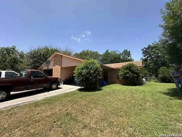 1525 Eichen, New Braunfels, TX 78130