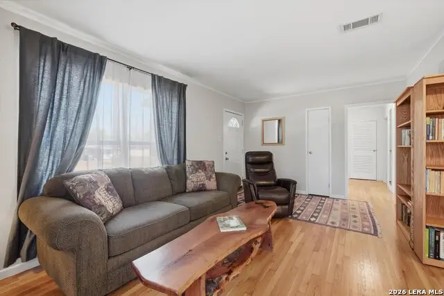 702 Sumner Dr, San Antonio, TX 78209 - #2