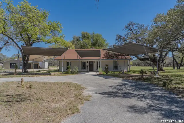 311 Governors, Floresville, TX 78114 - #1