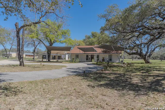 311 Governors, Floresville, TX 78114 - #2