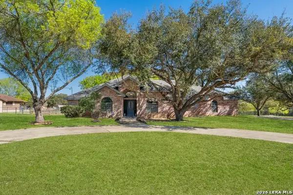 18830 Rolling Meadow, Lytle, TX 78052