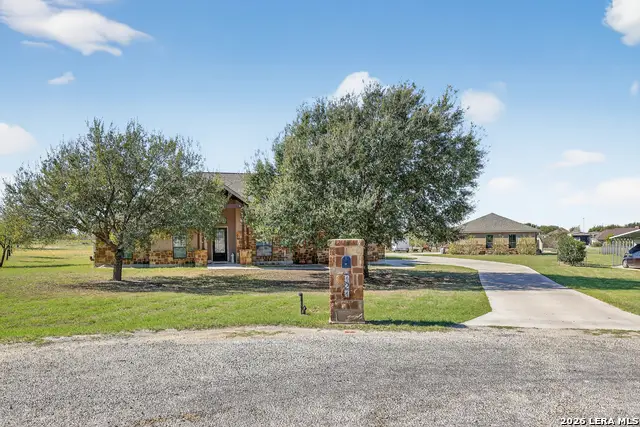121 Abrego Mount, Floresville, TX 78114 - #3