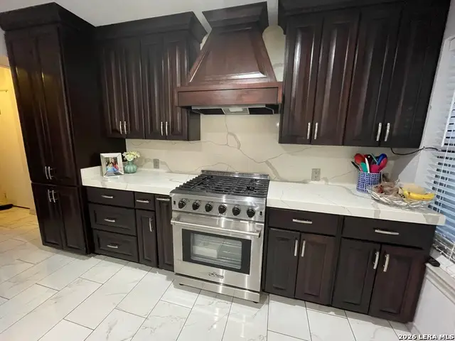 808 E San Pedro Street, Laredo, TX 78041 - #2