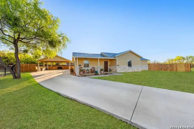 201 Bryan, Jourdanton, TX 78026 - #2