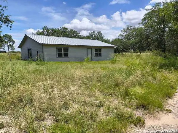 82 Lance, Poteet, TX 78065