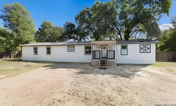 23414 Dragon Rock, Elmendorf, TX 78112