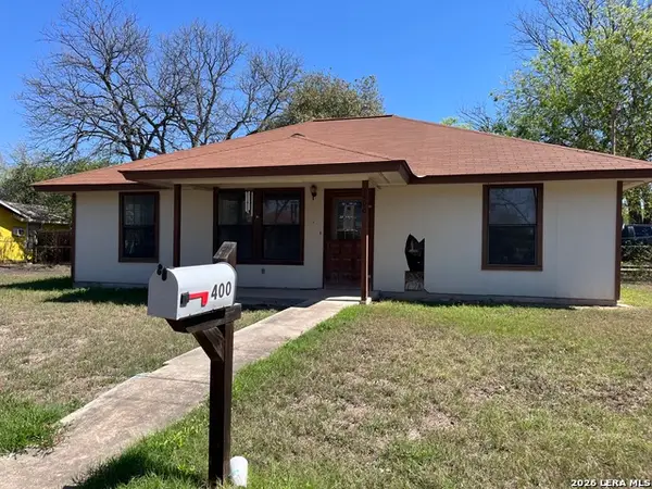 400 Capitan, Uvalde, TX 78801