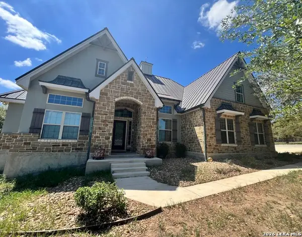 166 Big Oak, Adkins, TX 78101