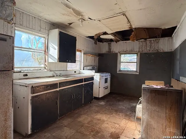 732 Trade, Pleasanton, TX 78064 - #3