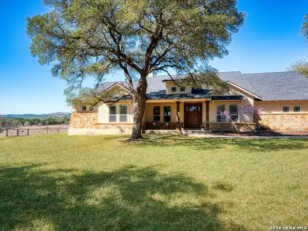 676 Highgate Dr, Bandera, TX 78003