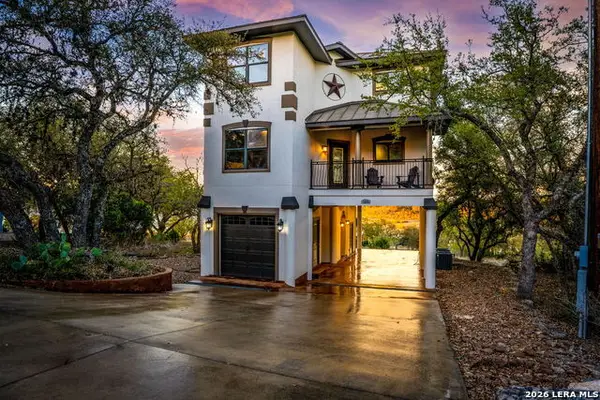 1065 Hillcrest Forest, Canyon Lake, TX 78133