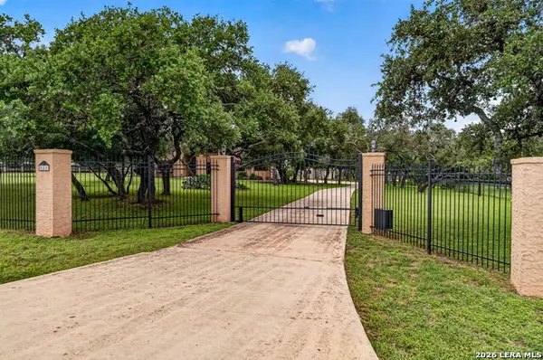 505 Oak Village Dr, San Antonio, TX 78253