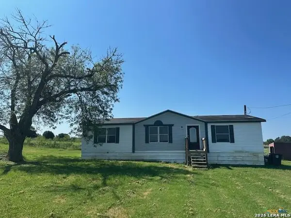 1212 Babylon, Schulenburg, TX 78956