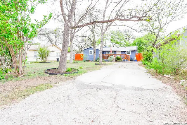 410 N Crisp, Uvalde, TX 78801 - #3